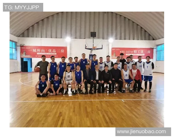 上海篮球队团队协作的创新变革与未来发展探讨 上海篮球队团队协作的创新变革与未来发展探讨