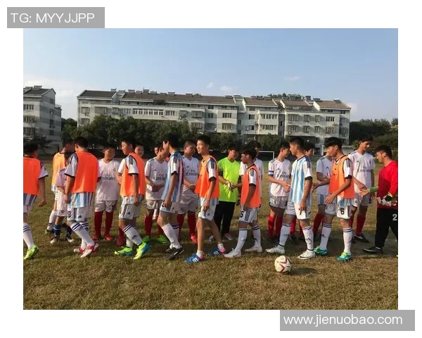 学习足球明星铲球技巧提升球技的实用指南与训练方法分享