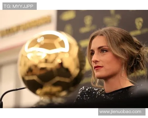 小姐姐眼中的足球明星魅力与实力全面解析与评价 小姐姐眼中的足球明星魅力与实力全面解析与评价